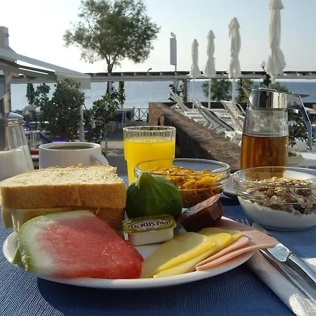 Poseidon Hotel 2*
