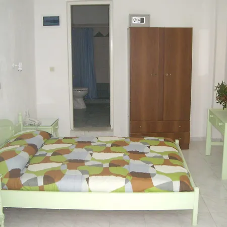 Poseidon Hotel 2*